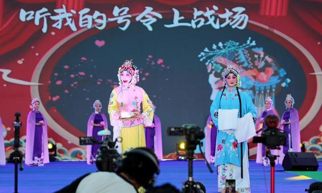 抓住夏天的尾巴，扎进遵义的山野间