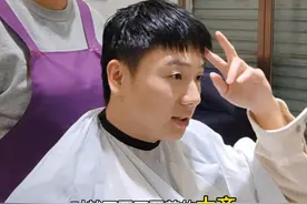 理发师因“听得懂话”爆火，这份作业值得抄 | 新京报快评图片