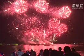 泰国芭堤雅举办国际烟花节图片