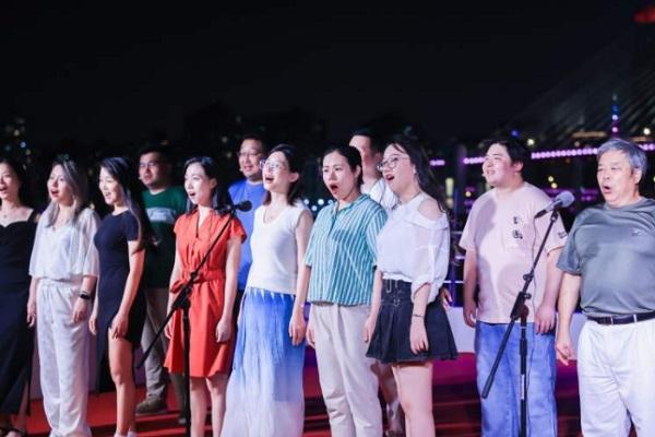 “唱响浦江”快闪启幕，2025市民文化节放歌申城