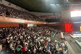 追光｜小小乒乓球 转动成都的别样“黄金周”图片