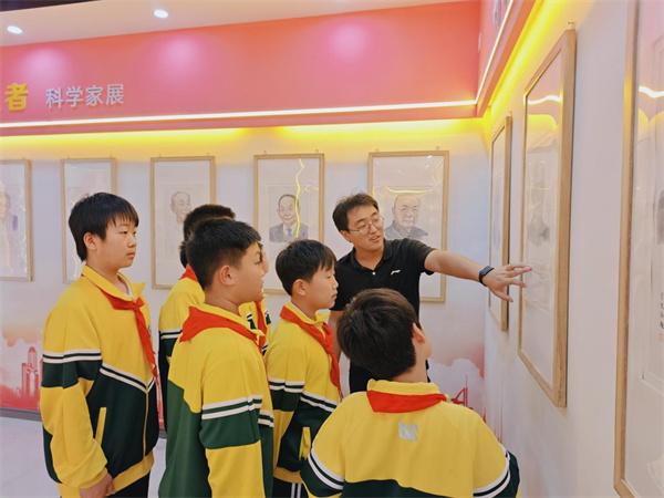 阳信县流坡坞镇：与科学家“击掌”开启科普探索接力赛