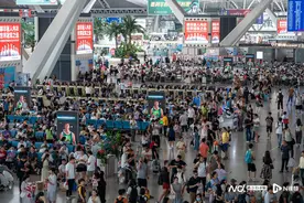 暑运客流创新高，广州站、白云站加开高铁为广州南站“减压”图片