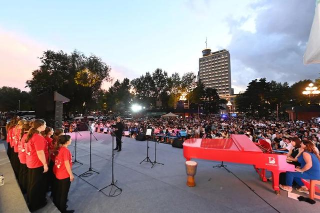 本周末，新民大街精彩继续