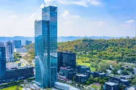 “一降一提一拼” 松山医院开展系列惠民举措图片