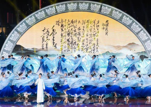 文化中国行丨大江奔涌 弦歌浩荡