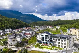 进村入户看振兴︱避暑经济引领全域旅游图片