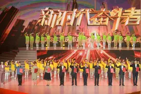 重庆交通大学沙漠土壤化技术团队：研究“沙漠土壤化”技术让3万余亩沙漠变绿洲图片