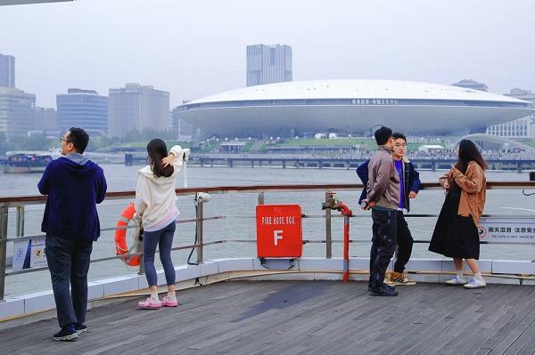 演唱会联动城市地标，上海文旅解锁“留客”新玩法