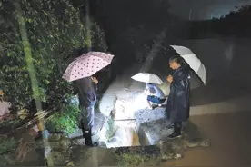 洪水横流方显英雄本色图片