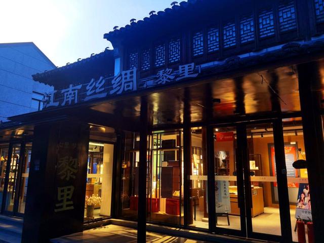 江苏苏州：薄暮下的黎里，江南古镇的迷人画卷