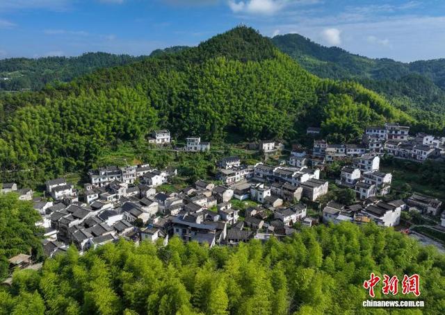 安徽黄山：传统村落景如画