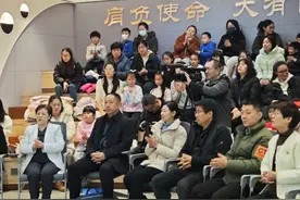 书香“视”界 阅享健康——猫头鹰-睛美视界（崂山）公益图书馆正式揭牌图片