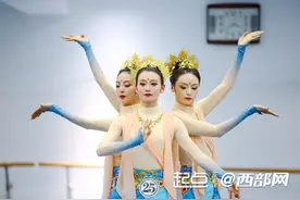 足尖为笔绘三秦 汗水为墨写华章：揭秘《长恨歌》幕后的故事图片