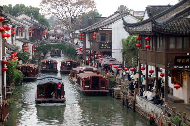 江苏苏州：古街周末人气旺