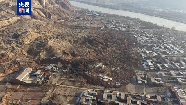 甘肃省永靖县发生滑坡，45户房屋被埋，因险情发现、预警及时，未造成人员伤亡；滑坡原因仍在调查中