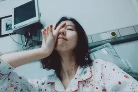 为救同学挡8刀的女孩成了人民警察，参与传递亚运会火炬图片