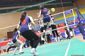 网上激烈争夺，鱼跃惊险救球！“超级杯”全国气排球联赛湖南选拔赛落幕图片