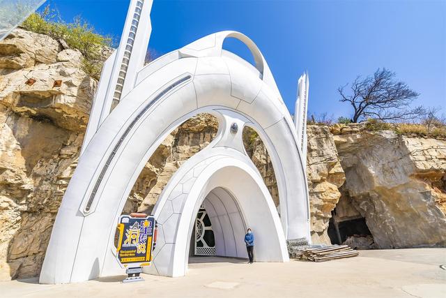 潭溪山“冻”真格了！今日实拍百米冰瀑惊艳成型，这个冬天等你赴约