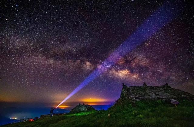 辞家千里又千里，务必开心又开心