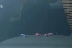 危险！数据线长期插在车载电源上要注意图片