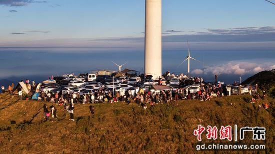 美景叹为观止 广东信宜石镬坳进入云海多发季