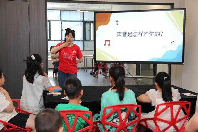 上海科普援疆活动在喀什举行，“国之重器里的中国龙”主题展开幕