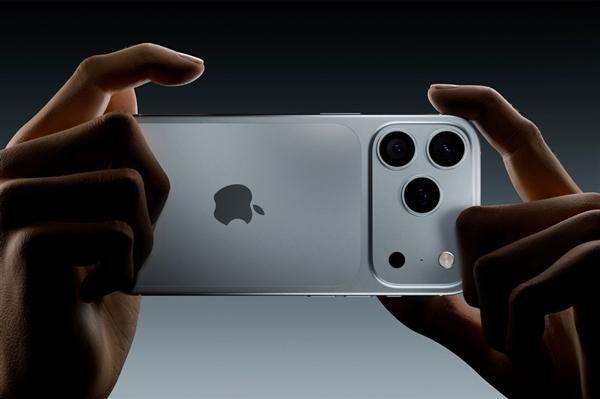 iPhone 17系列官方保护壳首次曝光：采用“液态玻璃”设计