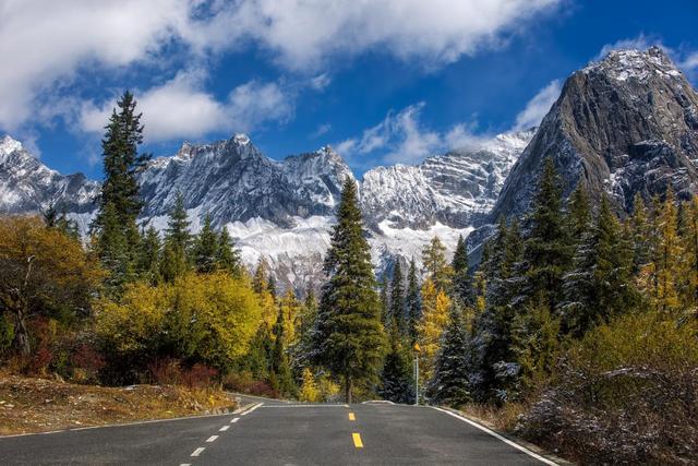 赏秋正当时！在四姑娘山，邂逅“触得到”的川西诗行