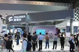 模仿人类运动跳舞，人形机器人已上岗医院图片