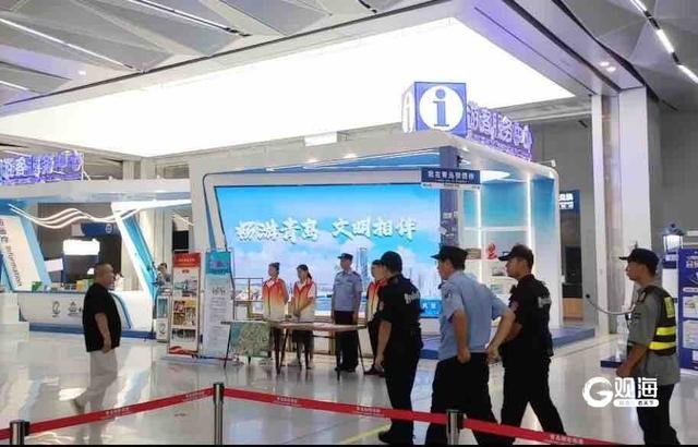 “海上旅游 文明‘邮’你”！市北“志愿红”携手港航“警察蓝”倡文明
