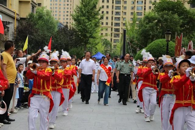 省市军地联合为“英雄航天员”唐胜杰家庭送喜报