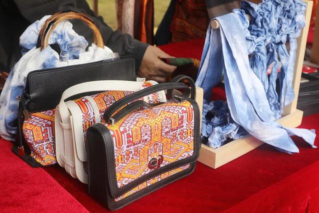 从海岛到雨林! 白沙文旅亮相海花岛 海花岛至白沙山海联动旅游专线开通