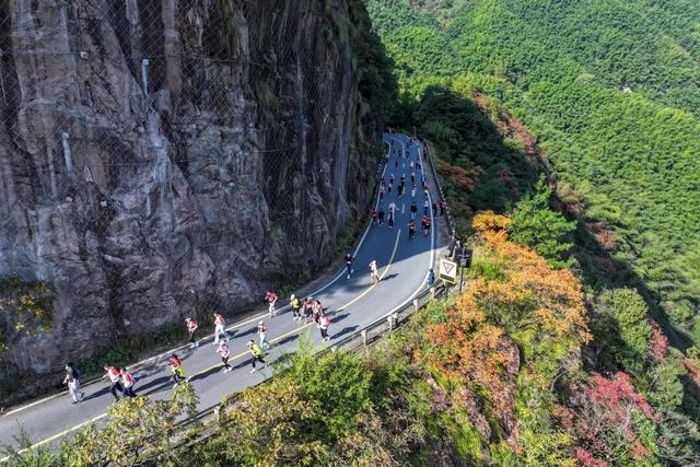 挑战黄山，顶峰相见！第二十一届中国黄山登山大会成功举办