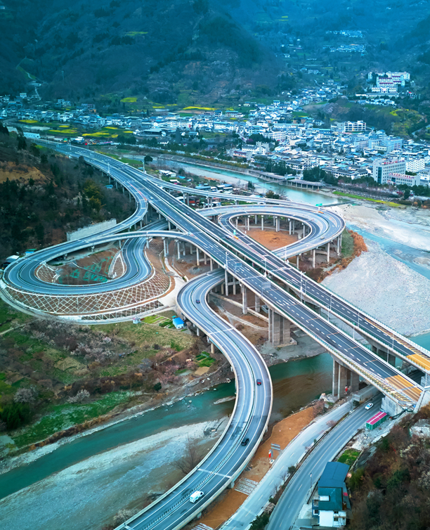 安逸四川 乐游绵阳 ‖ 就在本月，全线通车！驰骋“云端高速”解锁秘境平武~