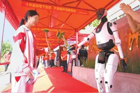 北京：社会各界全力暖心护航高考图片