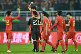 煎熬3个小时？国足客战韩国19点开球 结束时泰国vs新加坡才上半场图片