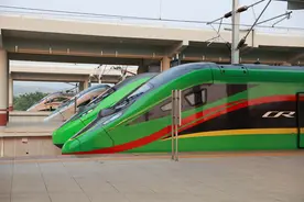 中老铁路增开1对国际旅客列车 当日往返图片
