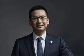 每经20周年高端专访丨蔚来联合创始人、总裁秦力洪：换电是蔚来的“招牌”，不遗余力投研发是为了打好“地基”图片