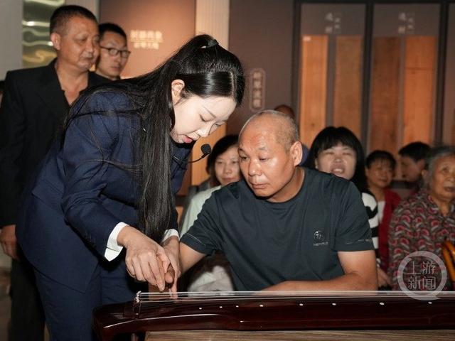 指尖触摸千年 视障朋友的特殊博物馆之旅