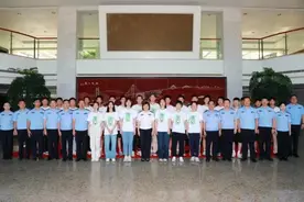 24名预备警官“提前入警”！江苏镇江公安开展公安院校新生进警营活动图片