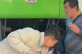 丽江通报“游客未买手镯被赶下车”：导游被罚2万元，暂扣导游证图片