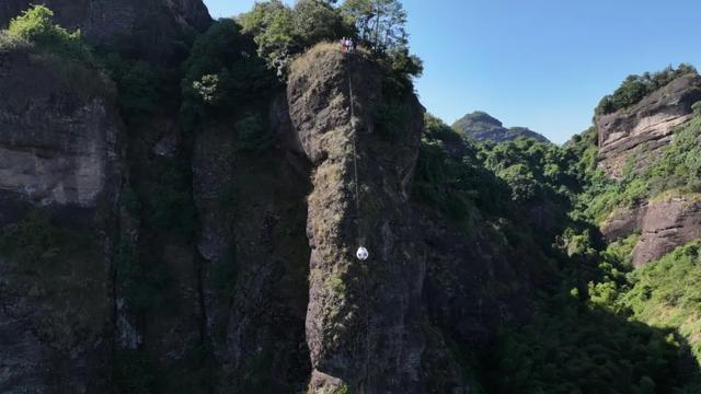龙虎天下绝，飞檐走“鼻”！2025龙虎山岩壁速降赛圆满收官！