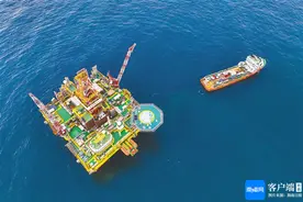海洋石油人奋斗在“海洋石油982”钻井平台，不断刷新钻探深度图片