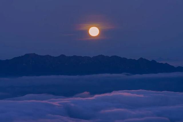 绝！莽山上的悬崖日出——随手一拍，尽是大片