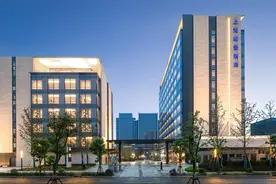 上海虹桥维景酒店住客称“裸睡时遭服务员闯入”！店方回应图片