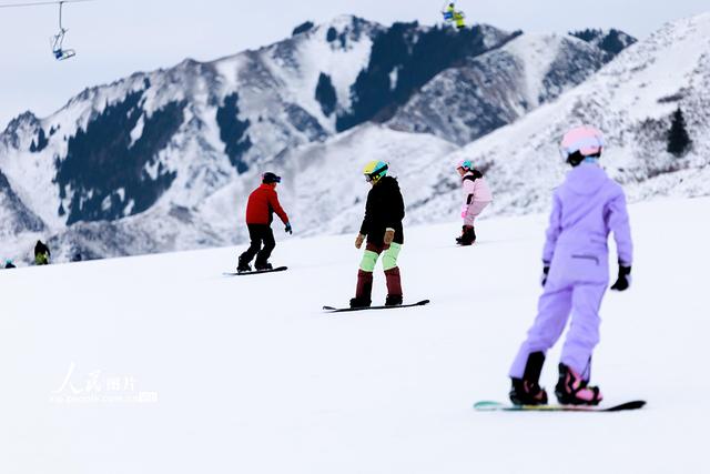冰雪活动精彩纷呈