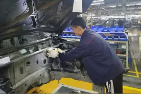 新车上牌、改色变更登记都可网上办！ 重庆推5项公安交管改革措施→图片