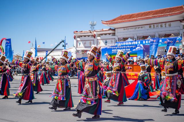 西藏阿里地区第九届象雄文化旅游节火热进行