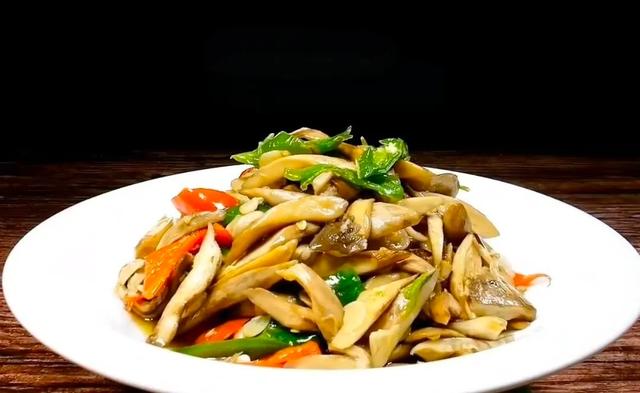 大声告诉你：昆明向南1小时，藏着清凉的避暑秘境~